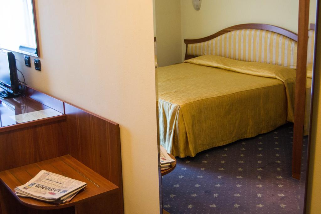 Hotel San Clemente Сантарканджело-ді-Романья Екстер'єр фото