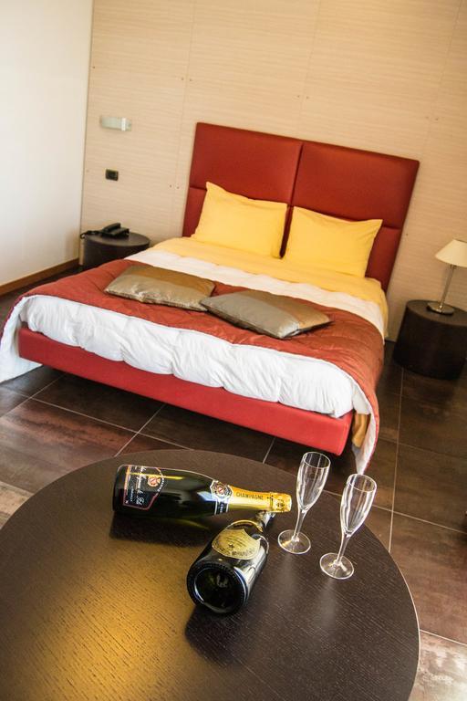 Hotel San Clemente Сантарканджело-ді-Романья Екстер'єр фото