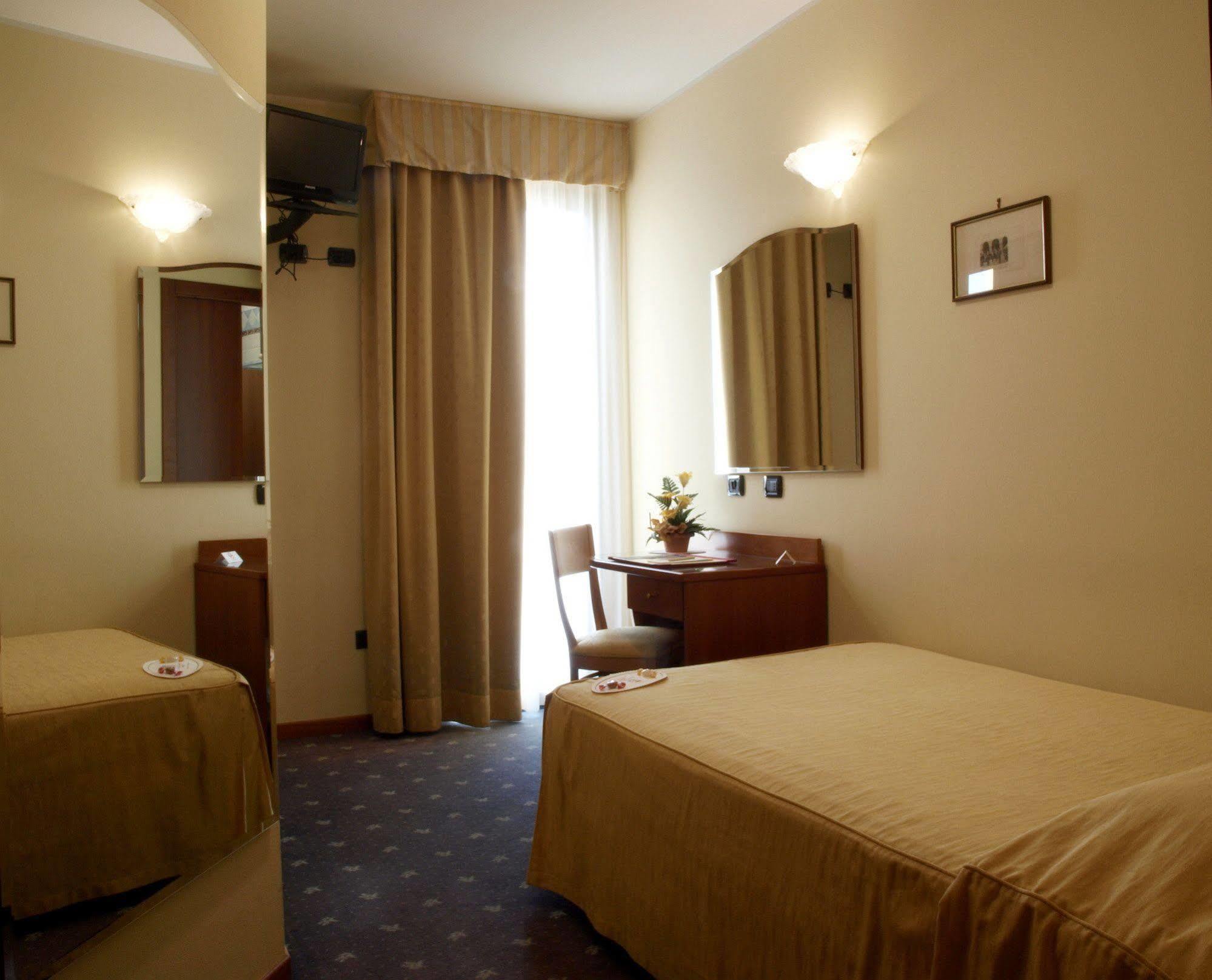 Hotel San Clemente Сантарканджело-ді-Романья Екстер'єр фото